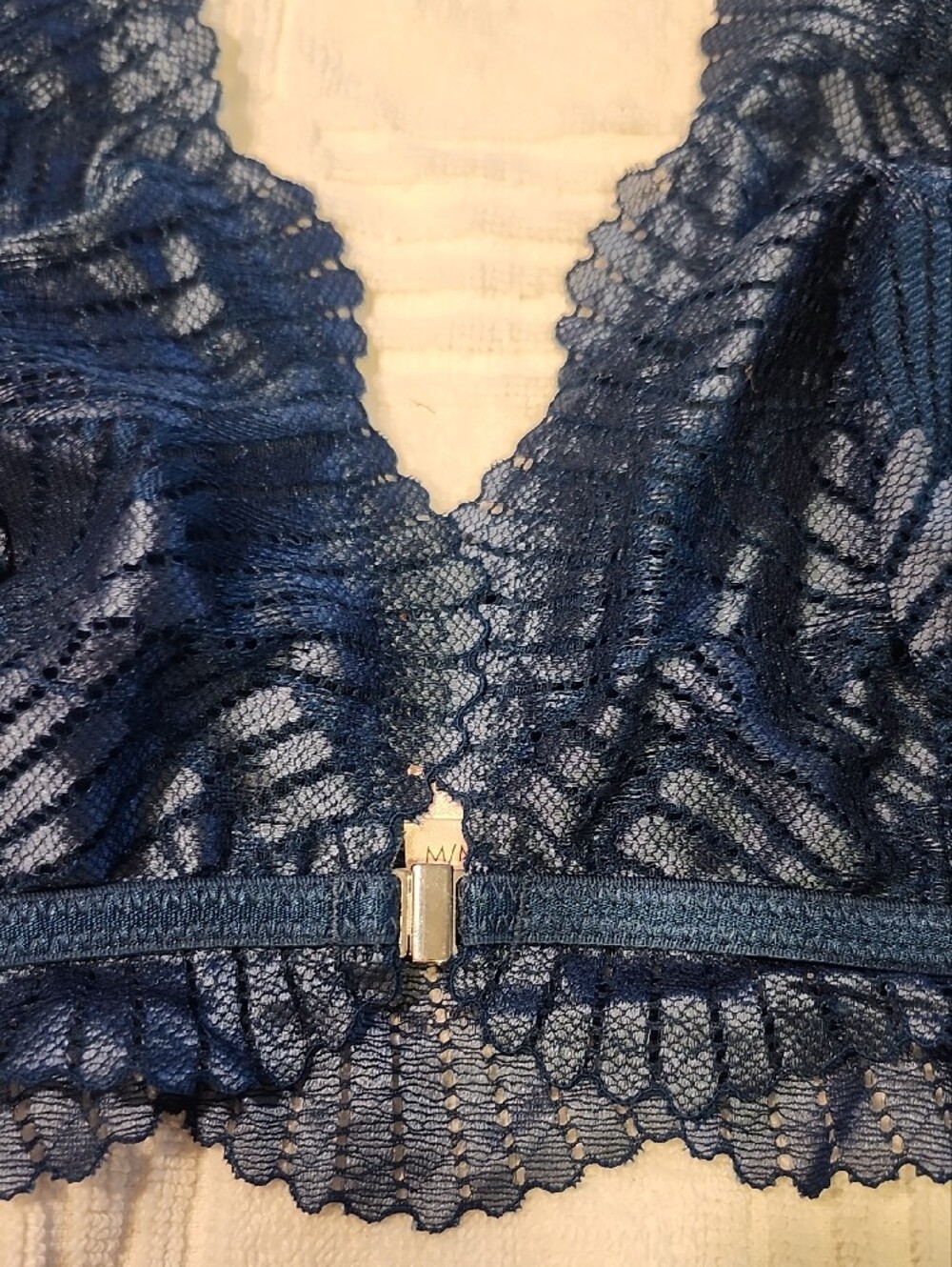 La Vie En Rose Navy Lace Front-Closure Bralette - Picture 4 of 8